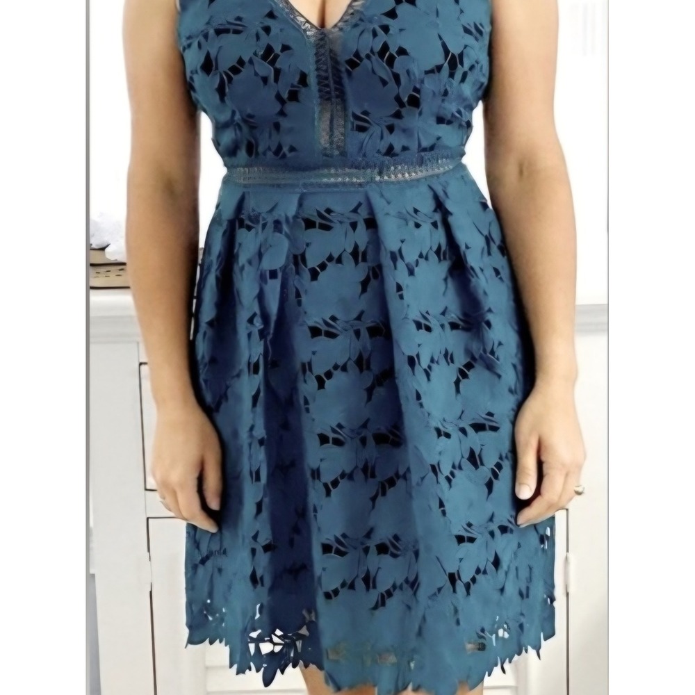 Romeo & Juliet Couture Teal Floral Lace Plunging V-Neck Fit & Flare Dress Medium
